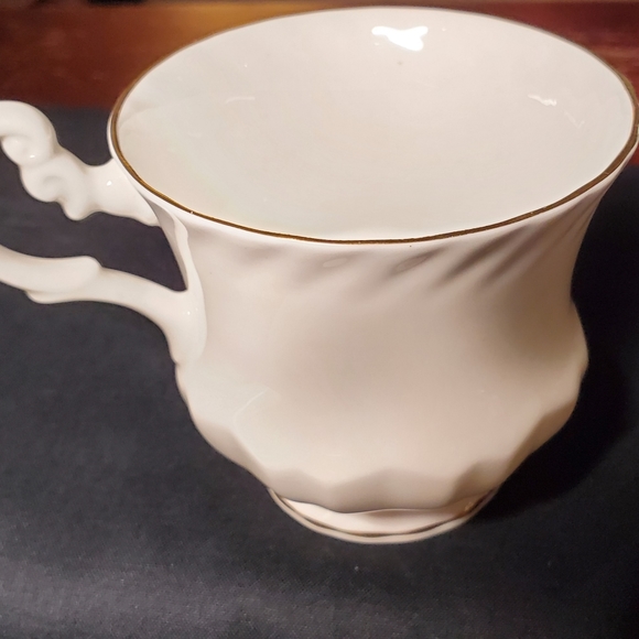 Lynn Lake, Manitoba Bone China Tea Cup - Picture 2 of 4